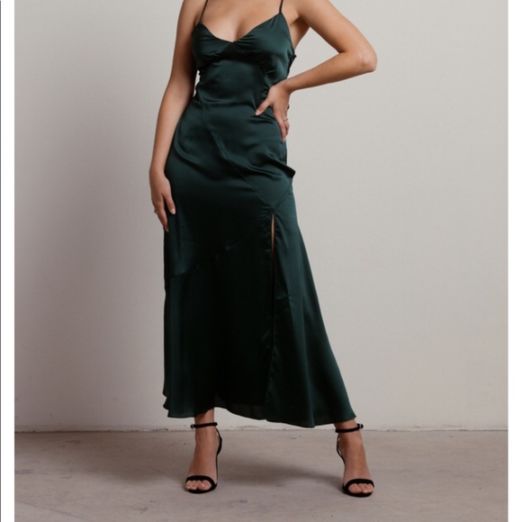 Tobi Dresses & Skirts - NWT Tobi Forest Green Satin Dress